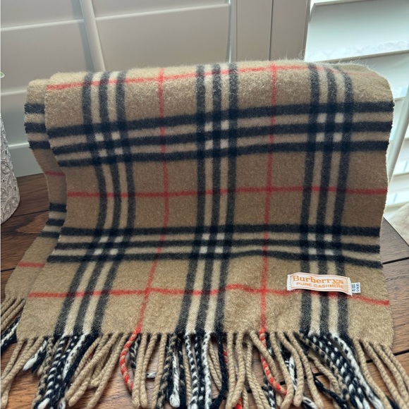 Vintage Burberrys Cashmere Scarf - Picture 1 of 3